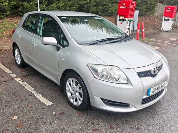 Toyota Auris Hatchback, Diesel, 2009, Silver