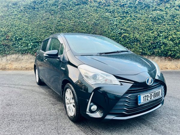 Toyota Yaris Hatchback, Petrol Hybrid, 2017, Black