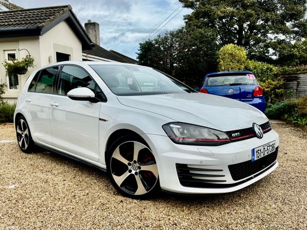 Volkswagen Golf Hatchback, Petrol, 2015, White