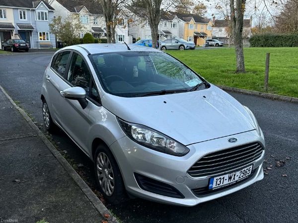 Ford Fiesta Hatchback, Petrol, 2013, Silver