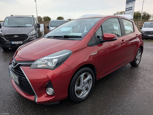 Toyota Yaris Hatchback, Petrol Hybrid, 2015, Red
