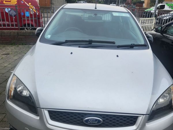 Ford Focus Hatchback, Petrol, 2008, Silver