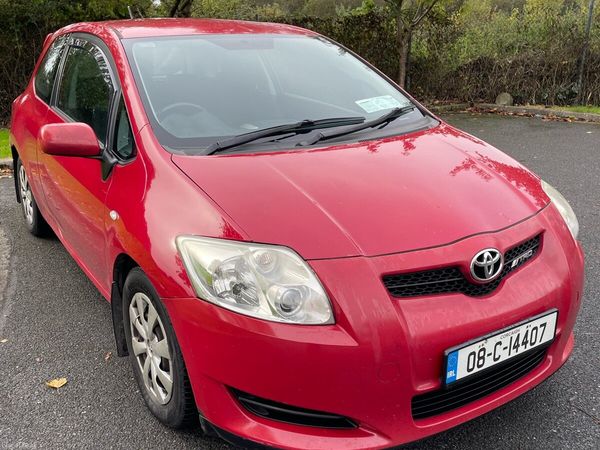 Toyota Auris Hatchback, Petrol, 2008, Red