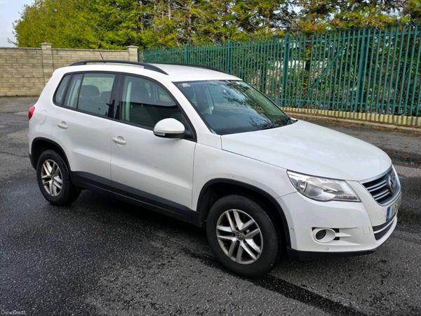 Volkswagen Tiguan SUV, Diesel, 2011, White