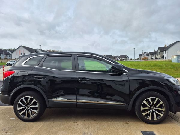 Renault Kadjar SUV, Petrol, 2022, Black