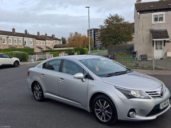 Toyota Avensis Saloon, Diesel, 2015, Silver