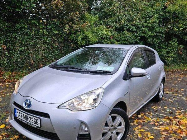 Toyota Aqua Hatchback, Petrol Hybrid, 2014, Silver