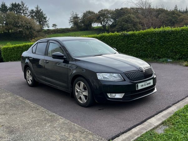 Skoda Octavia Saloon, Diesel, 2013, Black