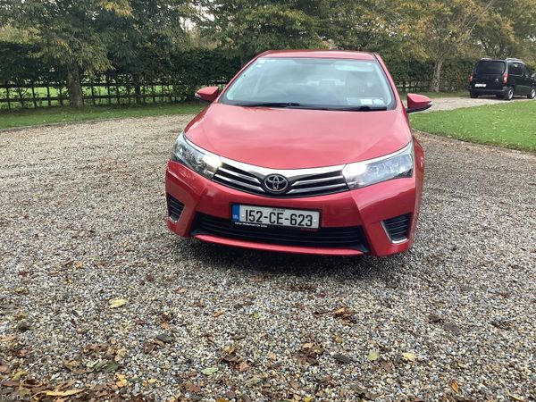 Toyota Corolla Saloon, Diesel, 2015, Red