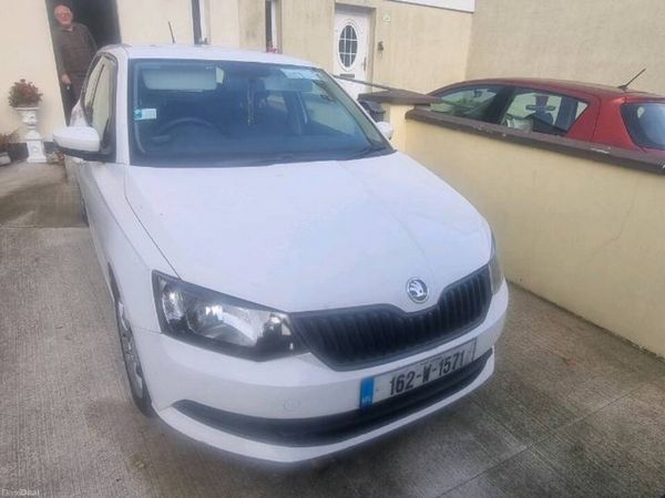 Skoda Fabia Hatchback, Petrol, 2016, White