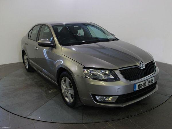 Skoda Octavia Saloon, Diesel, 2015, Beige