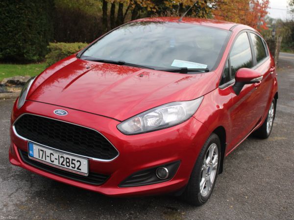 Ford Fiesta Hatchback, Petrol, 2017, Red