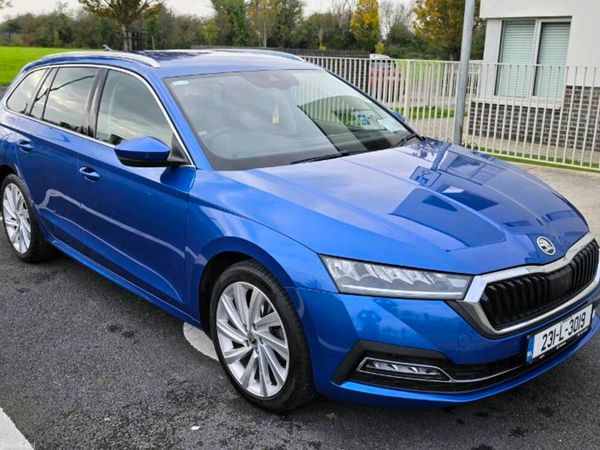 Skoda Octavia Estate, Diesel, 2023, Blue