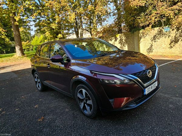 Nissan Qashqai MPV, Petrol, 2022, Red