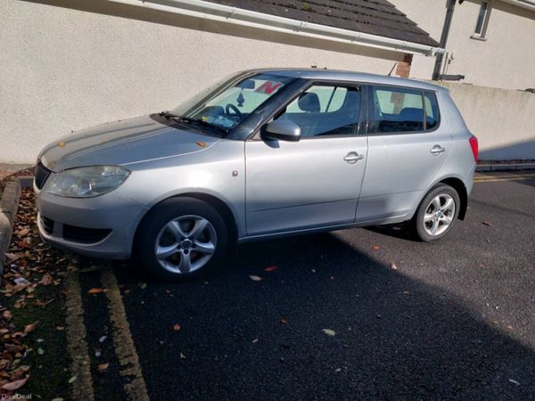 Skoda Fabia Hatchback, Diesel, 2010, Silver