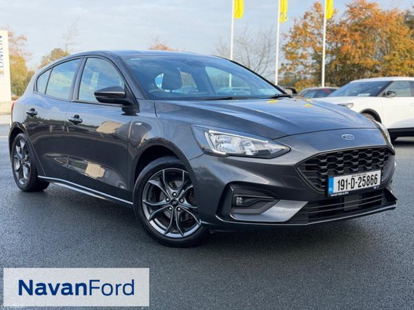 Ford Focus Hatchback, Petrol, 2019, Grey