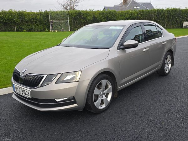 Skoda Octavia Saloon, Diesel, 2018, Grey