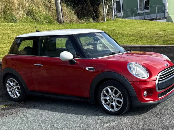 Mini Cooper Hatchback, Diesel, 2014, Red