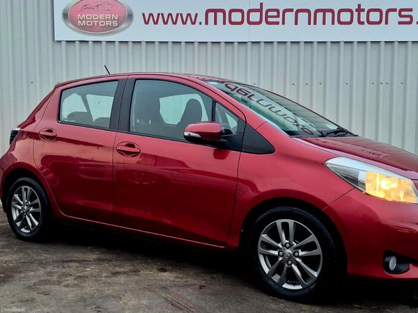Toyota Yaris Hatchback, Diesel, 2014, Red