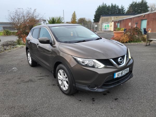 Nissan Qashqai Hatchback, Diesel, 2014, Brown