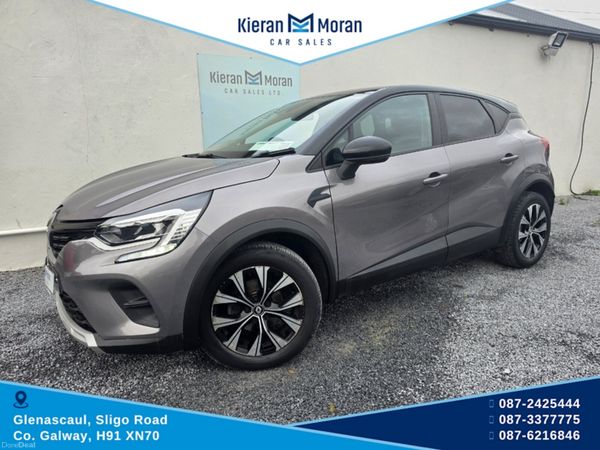 Renault Captur Hatchback, Petrol, 2023, Grey