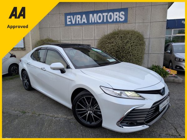 Toyota Camry Saloon, Petrol Hybrid, 2023, White