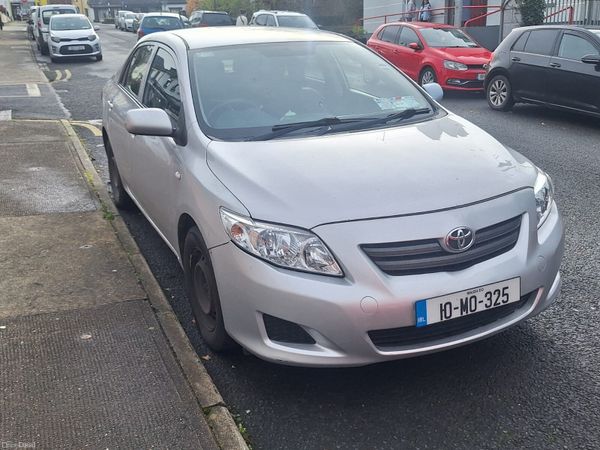 Toyota Corolla Saloon, Petrol, 2010, Silver
