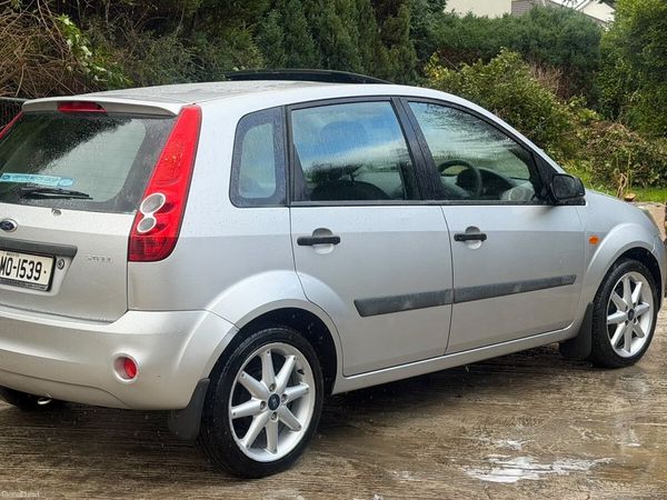 Ford Fiesta Hatchback, Petrol, 2007, Silver
