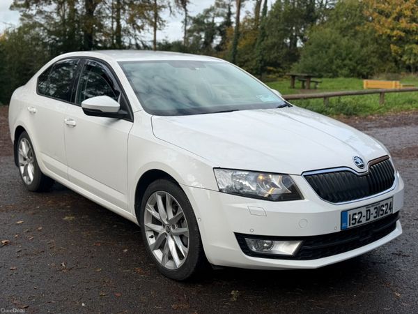 Skoda Octavia Hatchback, Diesel, 2015, White