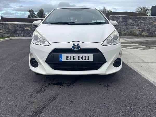 Toyota Aqua Hatchback, Petrol Hybrid, 2015, White
