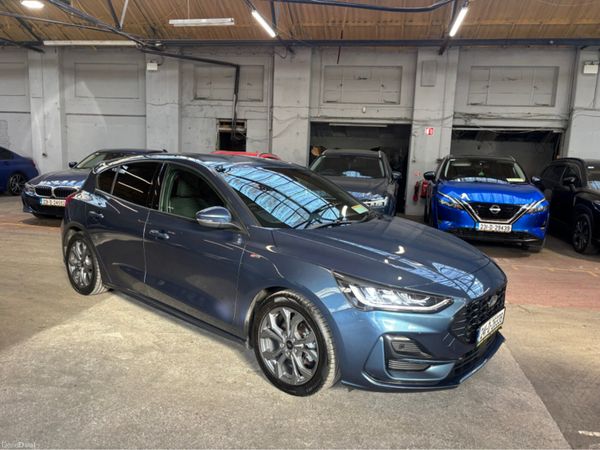 Ford Focus Hatchback, Petrol, 2024, Blue