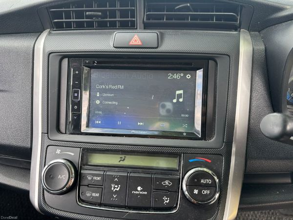 Toyota Corolla Estate, Petrol Hybrid, 2016, Blue