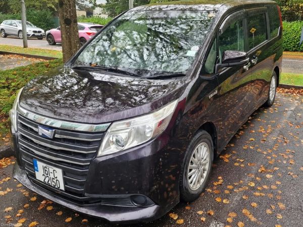 Toyota Voxy MPV, Petrol Hybrid, 2015, White