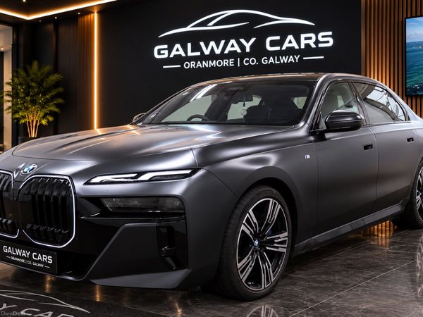 BMW i7 Saloon, Electric, 2024, Grey