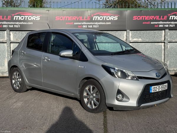 Toyota Yaris Hatchback, Petrol Hybrid, 2013, Silver