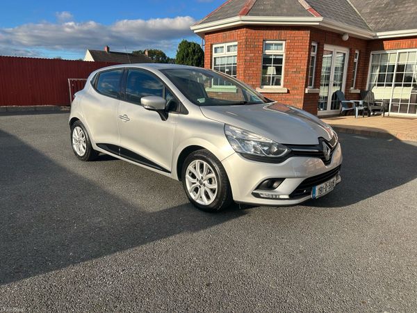 Renault Clio Hatchback, Petrol, 2019, Grey