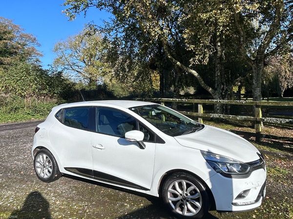 Renault Clio Hatchback, Petrol, 2017, White