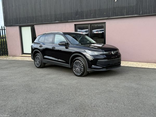 Volkswagen Tiguan SUV, Petrol Plug-in Hybrid, 2024, Black