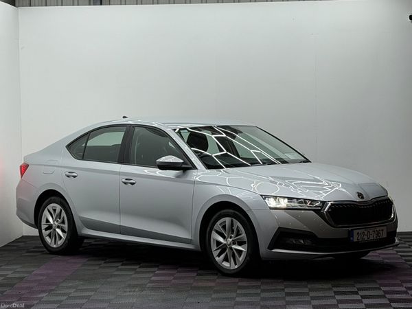 Skoda Octavia Saloon, Diesel, 2021, Grey