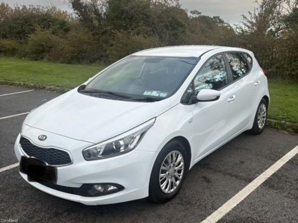 Kia Ceed Hatchback, Petrol, 2012, White