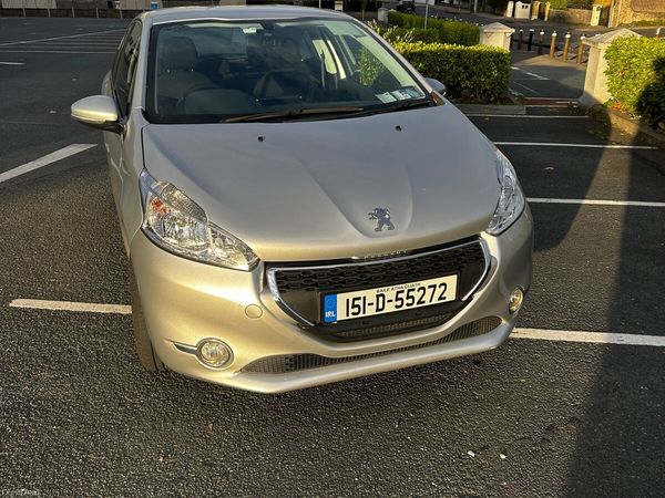 Peugeot 208 Hatchback, Petrol, 2015, Silver