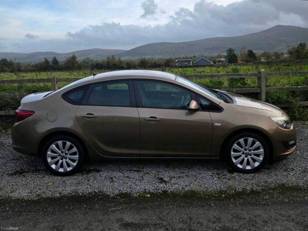 Opel Astra Saloon, Diesel, 2013, Bronze