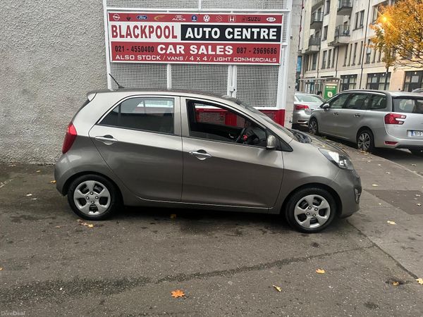 Kia Picanto Hatchback, Petrol, 2014, Silver
