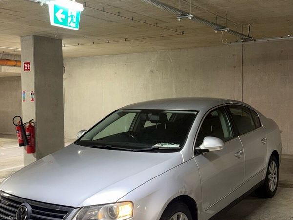 Volkswagen Passat Saloon, Diesel, 2009, Silver