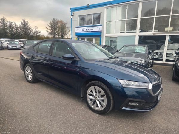 Skoda Octavia Saloon, Petrol Hybrid, 2024, Blue