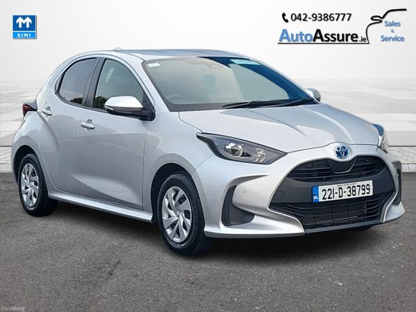 Toyota Yaris Hatchback, Petrol Hybrid, 2022, Silver