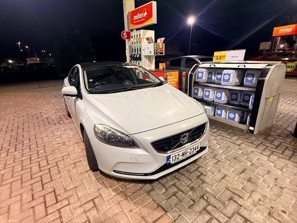 Volvo V40 Hatchback, Petrol, 2013, Grey