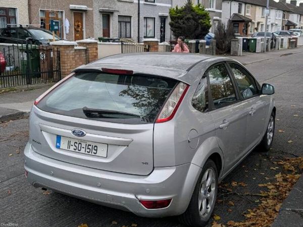 Ford Focus Hatchback, Petrol, 2011, Silver
