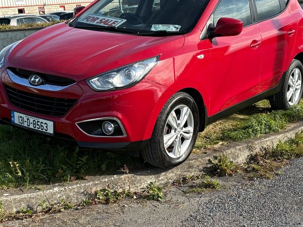 Hyundai ix35 SUV, Diesel, 2013, Red