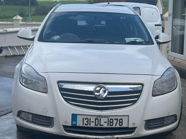 Vauxhall Insignia Estate, Diesel, 2013, White